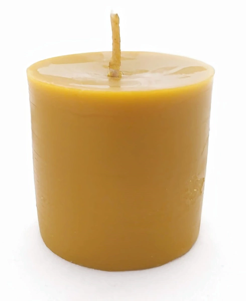 Die Wachskerze, Zylinder, dick, niedrig, 5,5 x 5,5 cm.